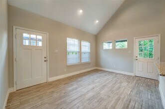 1213 Armstead St in Houston, TX - Foto de edificio - Building Photo