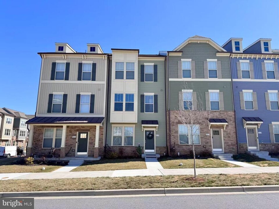 3639 Stone Barn Dr in Urbana, MD - Building Photo