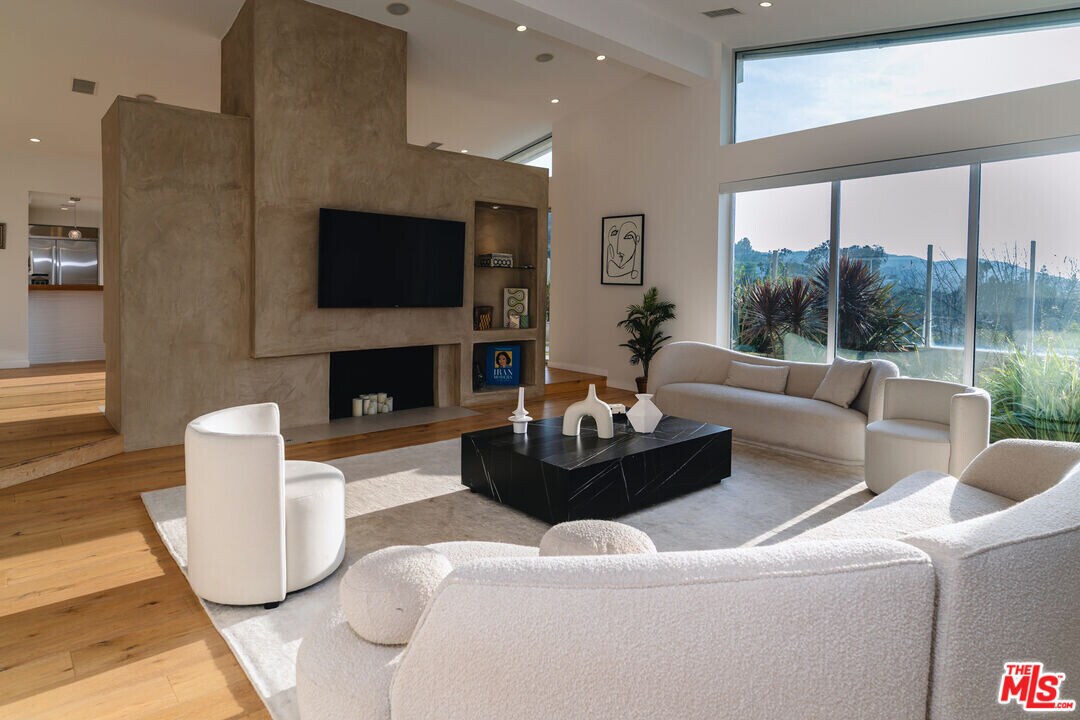 3423 Scadlock Ln in Los Angeles, CA - Building Photo