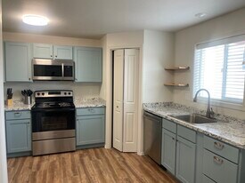 309 Lithia Ave, Unit 309 Lithia Ave in Talent, OR - Building Photo