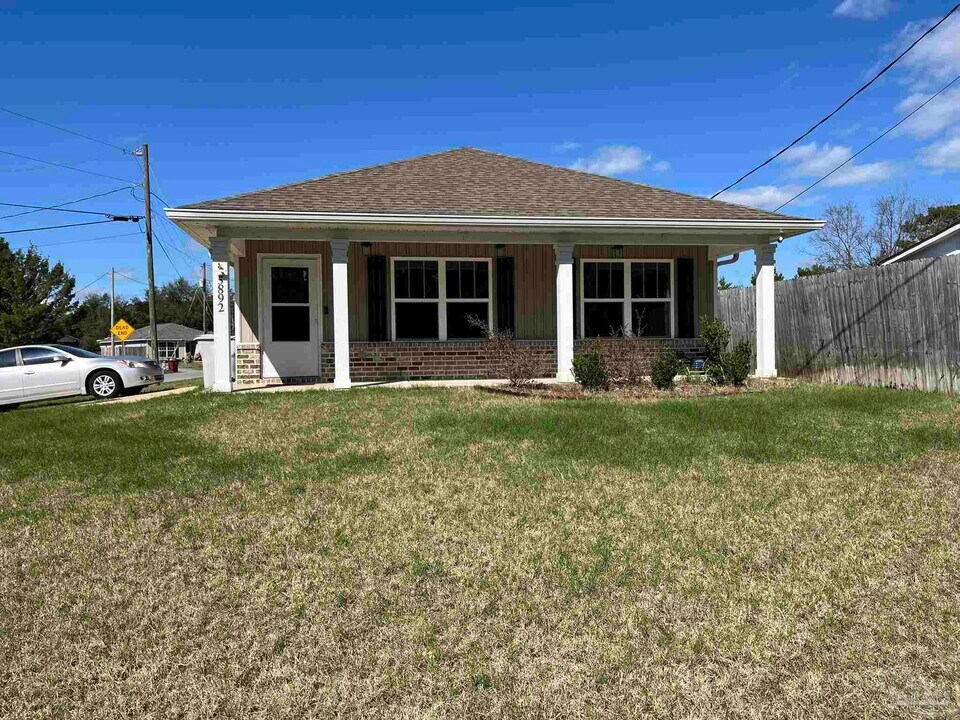 5892 Pendleton Ct in Gulf Breeze, FL - Building Photo