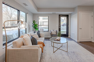 Marshall Lofts & Townhomes in St. Paul, MN - Foto de edificio - Interior Photo