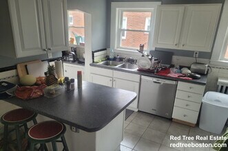 86 Colborne Rd, Unit 1 in Boston, MA - Foto de edificio - Building Photo