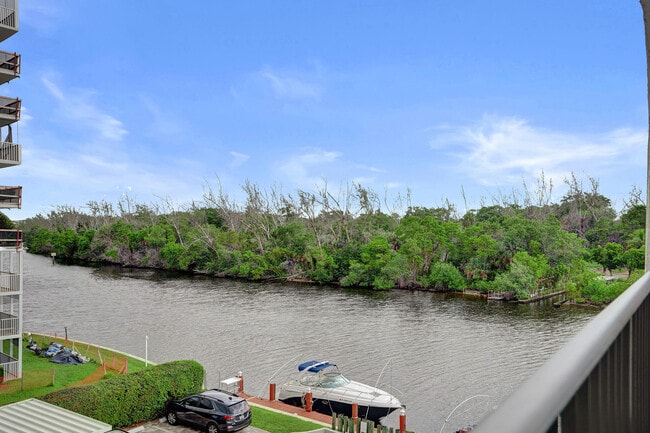 1627 Riverview Rd in Deerfield Beach, FL - Building Photo - Building Photo