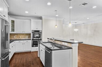 5801 Hillcrest Ave in Dallas, TX - Building Photo - Building Photo