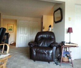 5 Nabby Rd in Danbury, CT - Building Photo - Building Photo