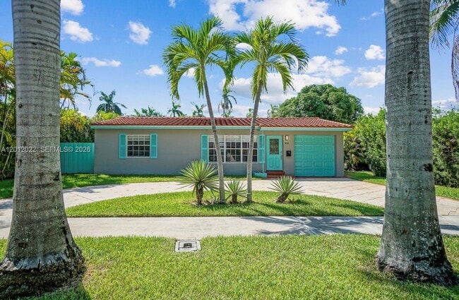 906 NE 4th St in Hallandale Beach, FL - Building Photo - Building Photo