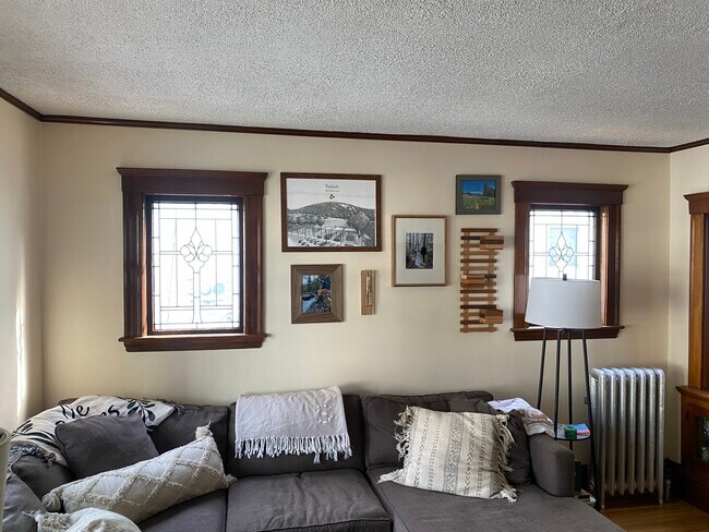 23 Train St, Unit 1 in Boston, MA - Foto de edificio - Building Photo