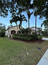 1007 Nandina Dr in Weston, FL - Building Photo - Building Photo