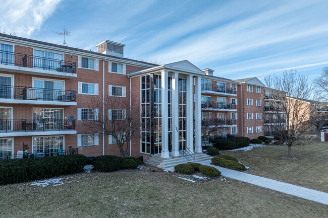 Belles Terres Condos in Aurora, IL - Building Photo - Building Photo