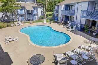 13151 Walden Rd in Montgomery, TX - Foto de edificio - Building Photo