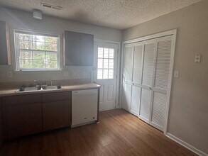 106 Glenside Ct in Jacksonville, NC - Building Photo - Building Photo