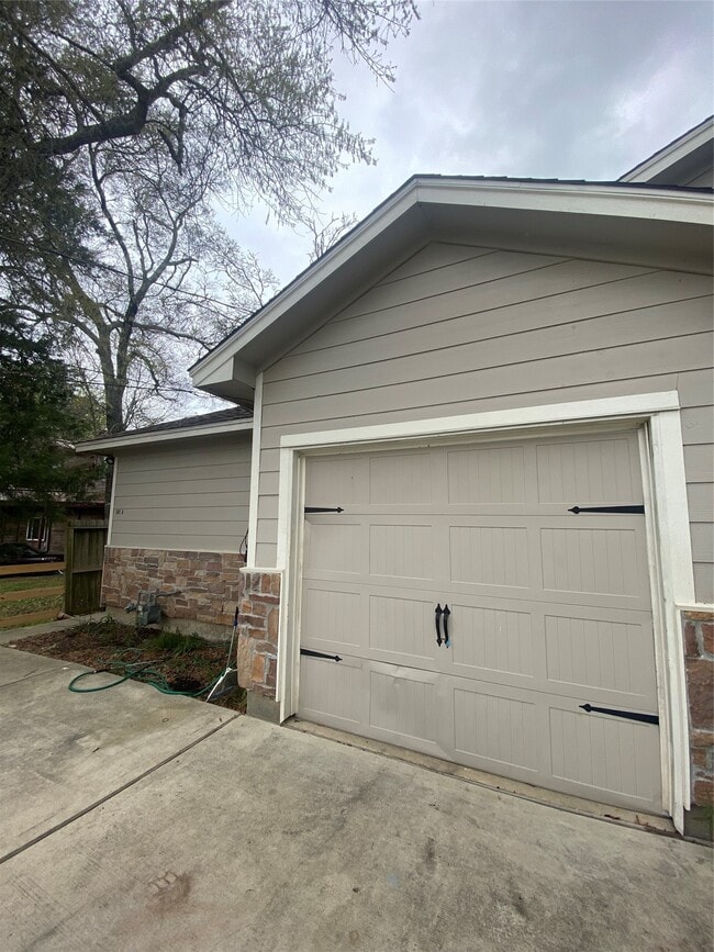 property at 307 Covecrest Dr