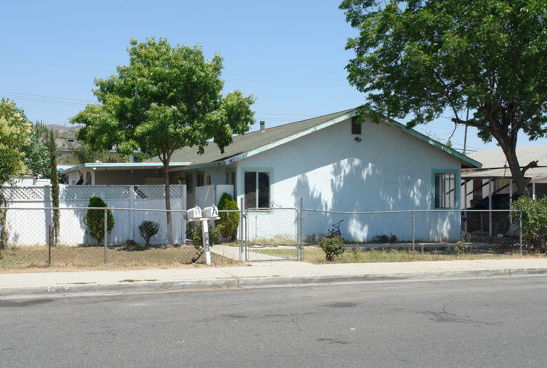 842 B St in Fillmore, CA - Foto de edificio