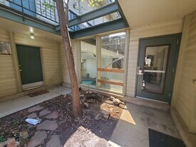 1842 Canyon Blvd in Boulder, CO - Building Photo