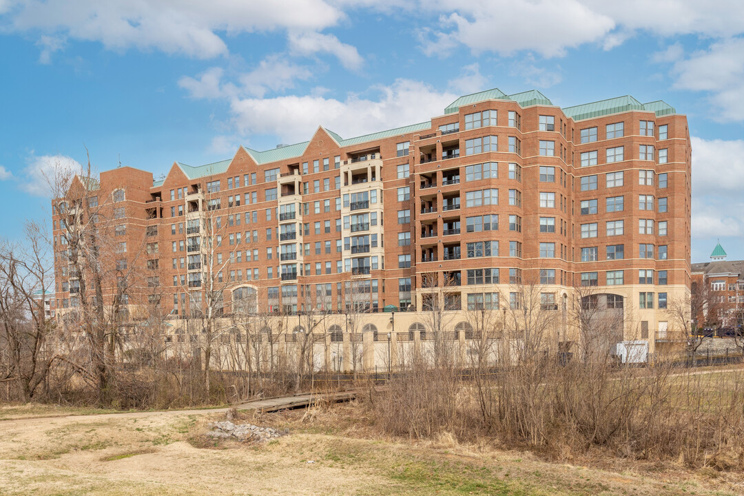 Harbor View Condominiums in Woodbridge, VA - Building Photo