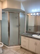 10674 Holman Ave in Los Angeles, CA - Building Photo - Building Photo