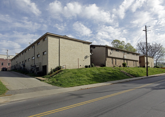 Chateau Kerr Apartments in Memphis, TN - Building Photo - Building Photo