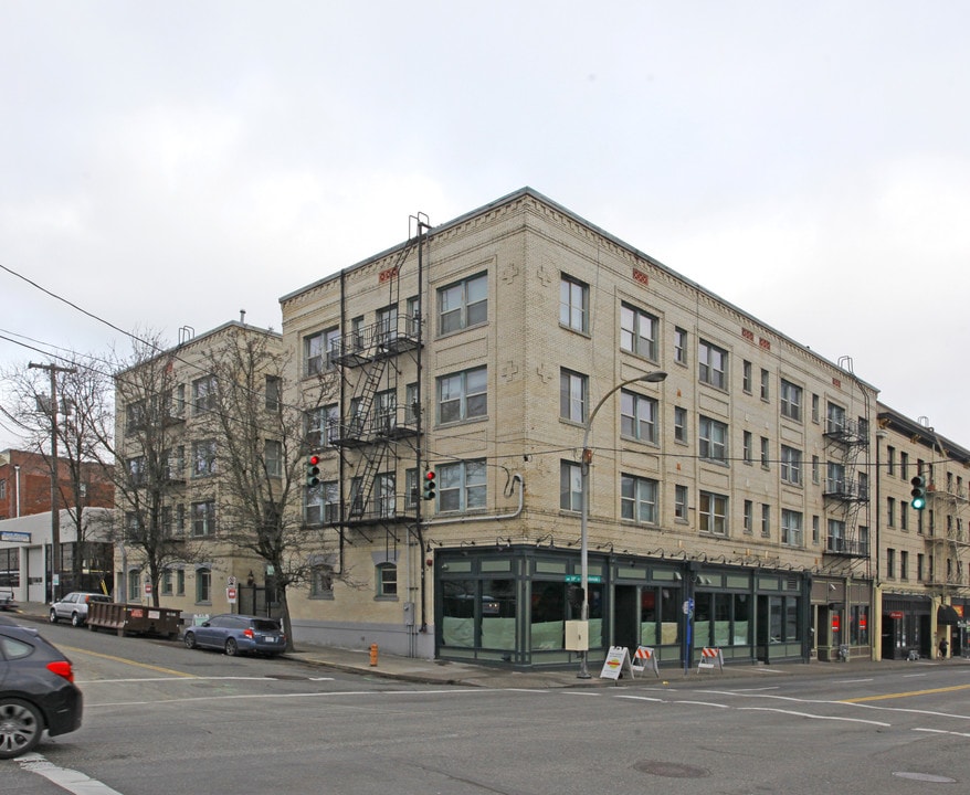 Edington Court Apartments in Portland, OR - Foto de edificio