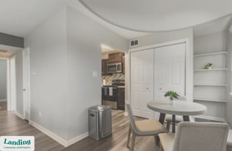 7601 Carlton Arms Dr in Indianapolis, IN - Building Photo - Building Photo
