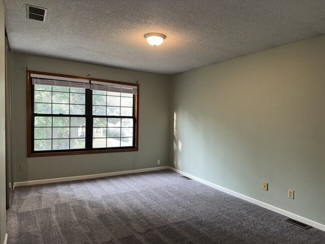 2901 University Dr in Lawrence, KS - Building Photo - Building Photo