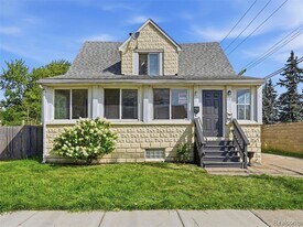 30 W Granet Ave in Hazel Park, MI - Building Photo