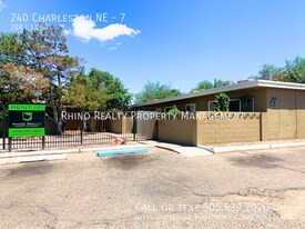 240 Charleston St NE in Albuquerque, NM - Building Photo