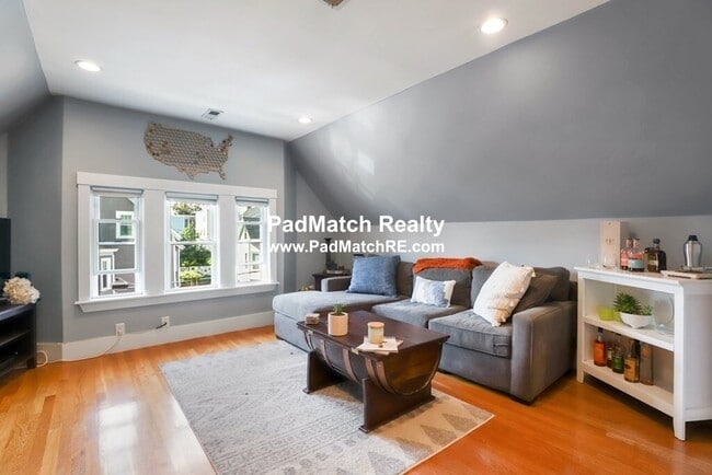 15 Harvest St, Unit 3