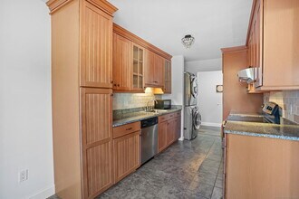 4 Hills Ln in Westport, CT - Building Photo - Building Photo