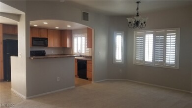 6160 Rumrill St, Unit 228 in Las Vegas, NV - Foto de edificio - Building Photo
