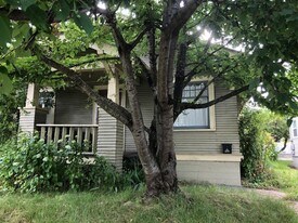 1222 Ellis St in Bellingham, WA - Building Photo