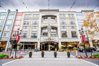 333 Santana Row in San Jose, CA - Foto de edificio - Building Photo