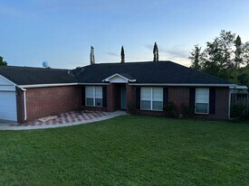 1229 Northview Dr in Crestview, FL - Building Photo
