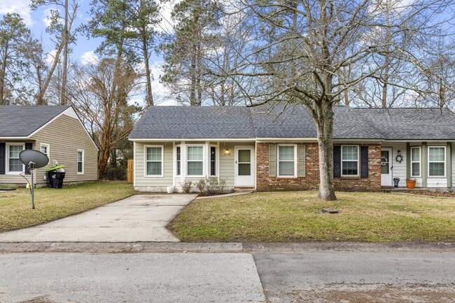 1949 Rolling Ridge Dr in Jacksonville, NC - Building Photo - Building Photo