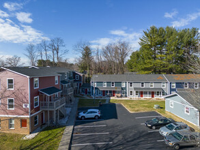 203-209 Tee Street in Blacksburg, VA - Foto de edificio - Building Photo