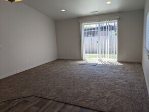 1540 7th St in Springfield, OR - Building Photo - Building Photo