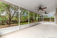 3615 NW Deer Oak Dr in Jensen Beach, FL - Foto de edificio - Building Photo