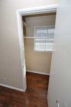 12807 Burbank Blvd in Los Angeles, CA - Building Photo - Building Photo