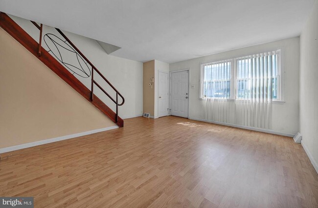 property at 539 E Basin St