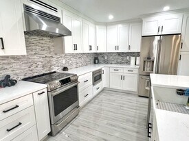 218 Old Meadow Way in Palm Beach Gardens, FL - Building Photo