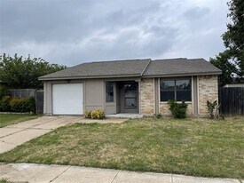 4113 Pepperbush Dr in Fort Worth, TX - Building Photo