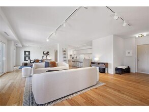 1225 La Salle Ave in Minneapolis, MN - Building Photo - Building Photo