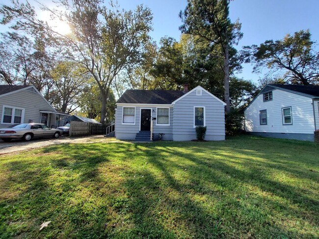 3733 Vernon Ave in Memphis, TN - Foto de edificio - Building Photo