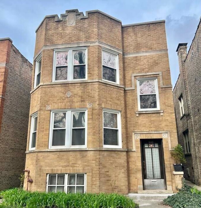 3618 N Sacramento Ave, Unit 2 in Chicago, IL - Building Photo