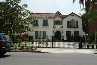 312 S Commonwealth Ave in Los Angeles, CA - Building Photo - Building Photo