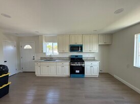 4003 Bermuda Ct, Unit Unit A in Ventura, CA - Building Photo
