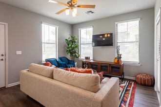 Vivace at Gateway Place in Gilbert, AZ - Building Photo - Interior Photo