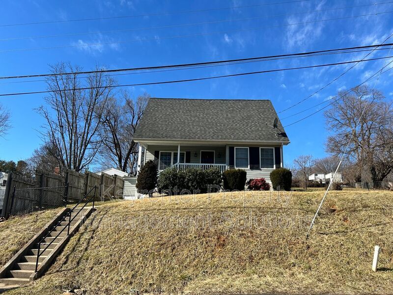 1812 Vinson St in Staunton, VA - Building Photo