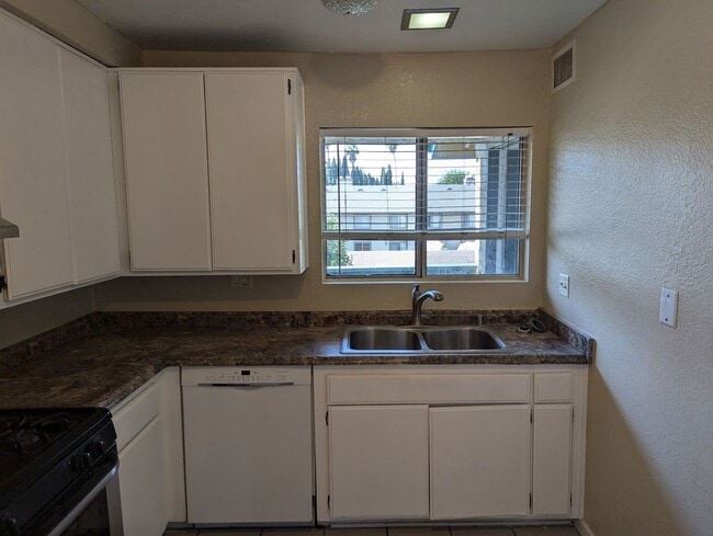 101 W Olive Ave in La Habra, CA - Building Photo - Building Photo
