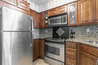 2870 Pharr Ct S Northwest in Atlanta, GA - Building Photo - Building Photo
